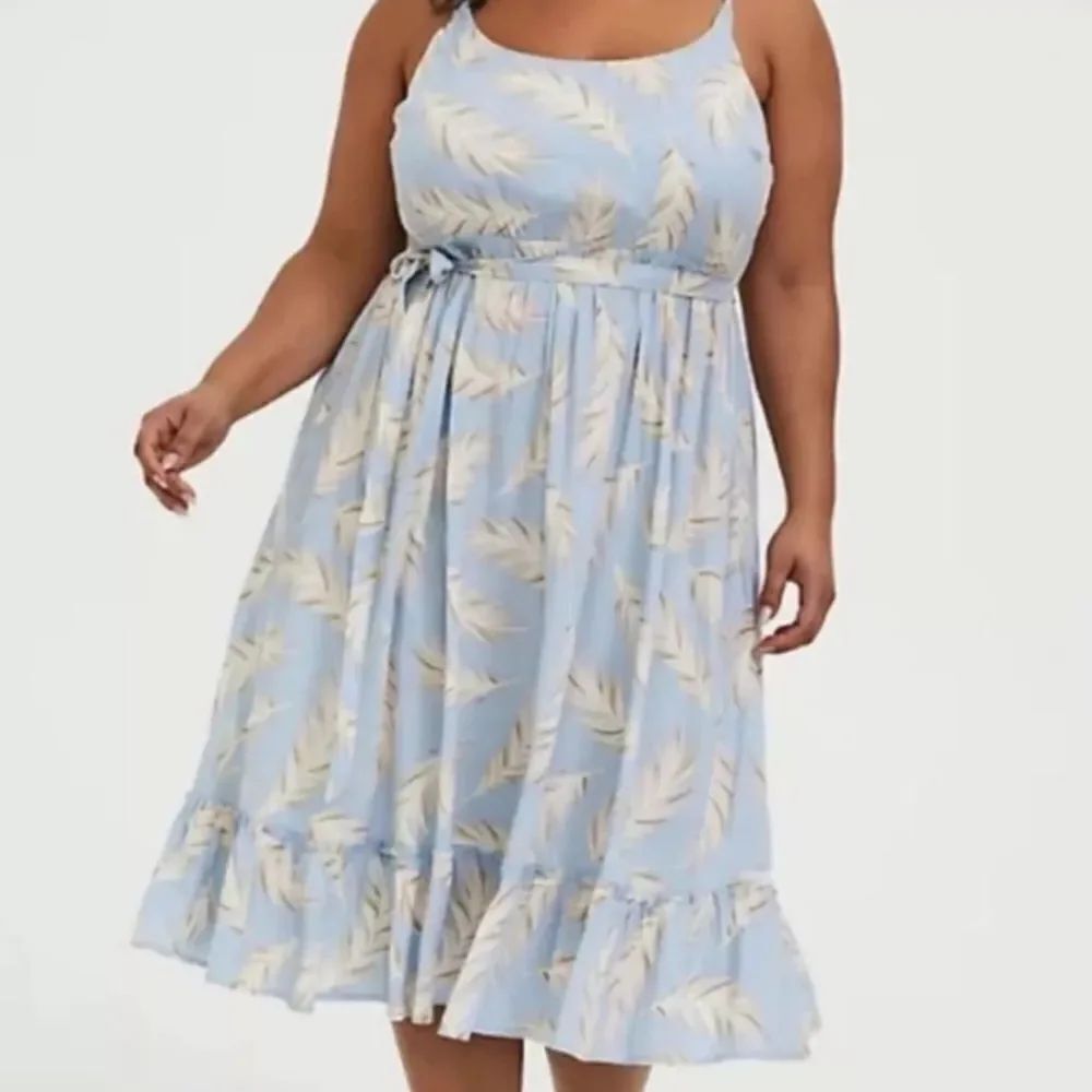 Torrid Blue Feather Print Belt Tie Dress Contemporary Boho Whimsical Resort